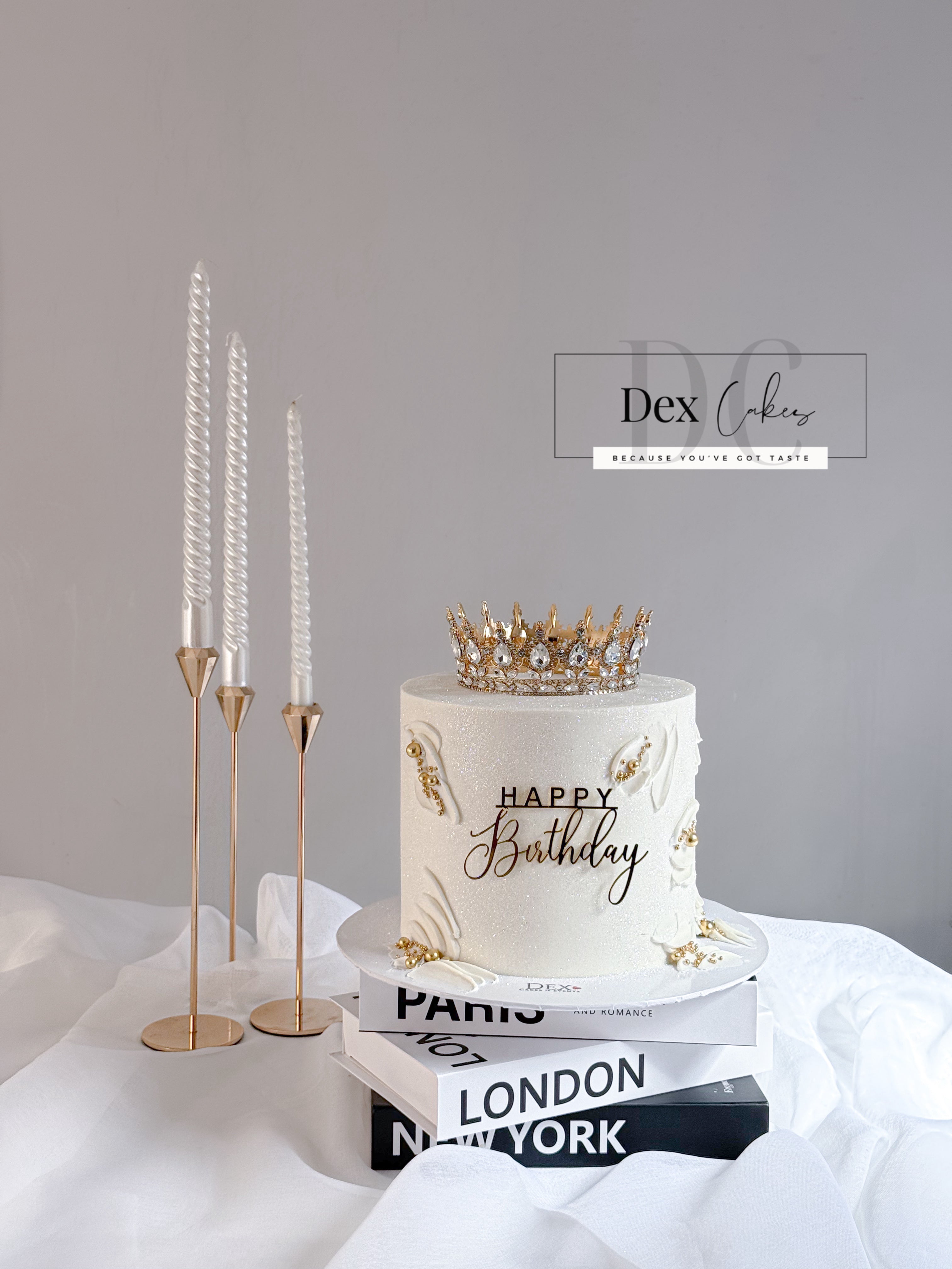 18CM Crowned Luxury —With Extra Details – Dex cakes and events